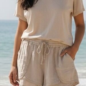 Susina Women Linen Blend Scalloped Petal Hem Crochet Lace Shorts Beige XS Summer